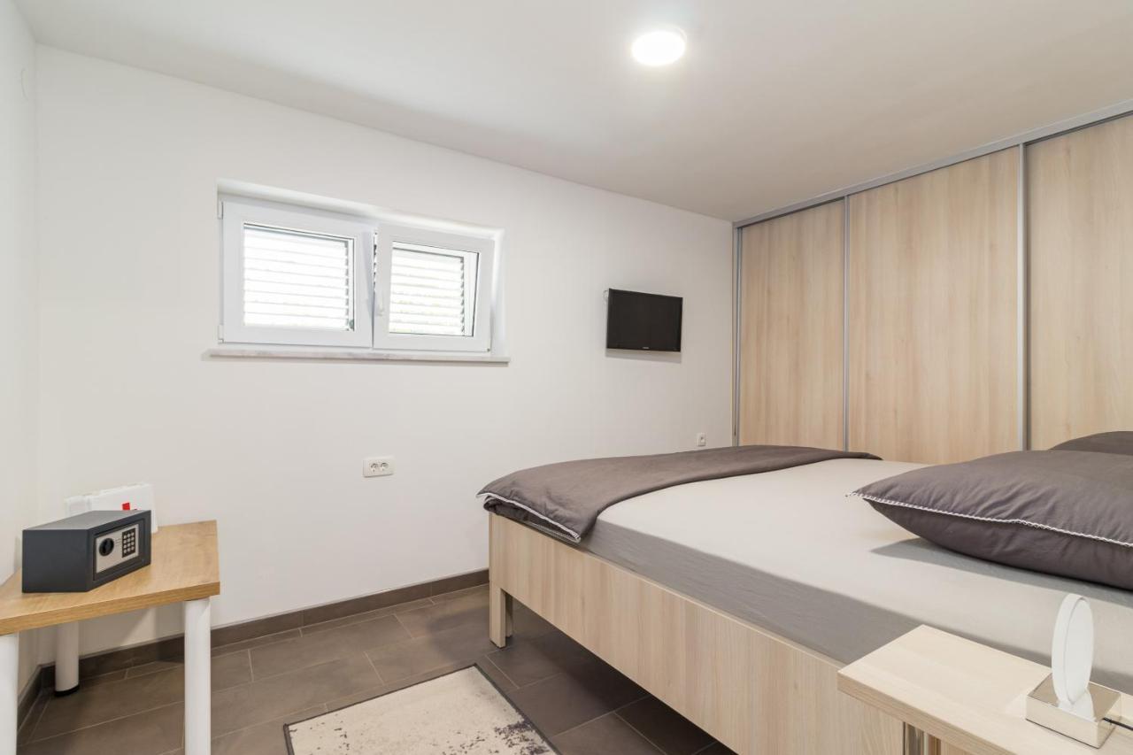 Apartament Tino With Free Parking Pula